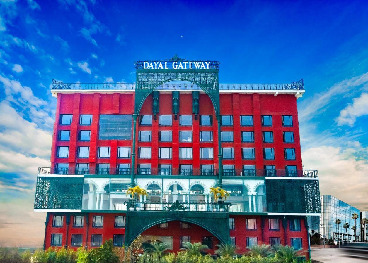 Dayal Gateway Hotel Lucknow Bagian luar foto
